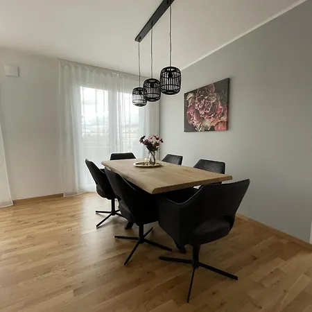 Helles 3-zimmer Fuer Bis Zu 6 Personen * Dresden