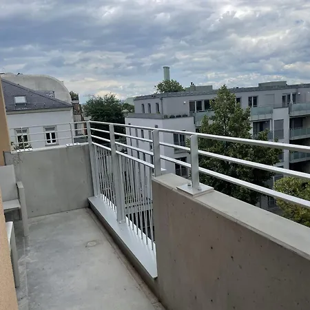 Helles 3-zimmer Fuer Bis Zu 6 Personen Apartment
