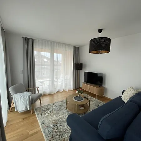 Apartment Helles 3-zimmer Fuer Bis Zu 6 Personen *
