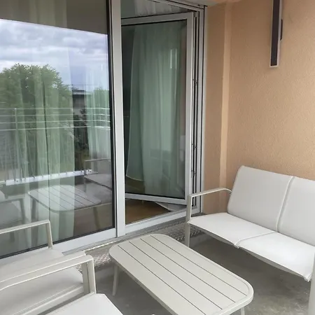 Helles 3-zimmer Fuer Bis Zu 6 Personen Dresden