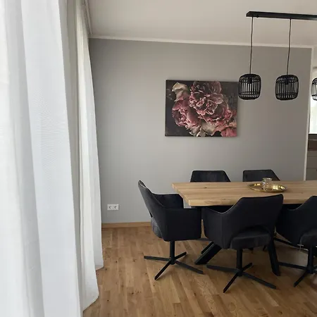 Helles 3-zimmer Fuer Bis Zu 6 Personen Apartment Dresden