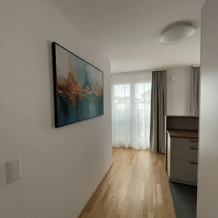 Helles 3-zimmer Fuer Bis Zu 6 Personen * Dresden