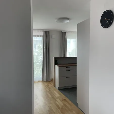 Apartment Helles 3-zimmer Fuer Bis Zu 6 Personen