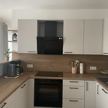 Apartment Helles 3-zimmer Fuer Bis Zu 6 Personen